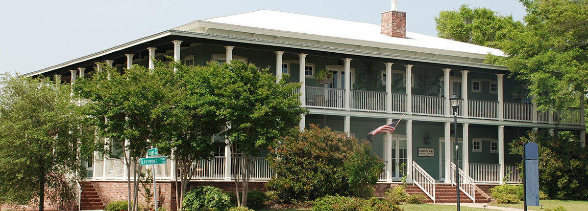 Lee House